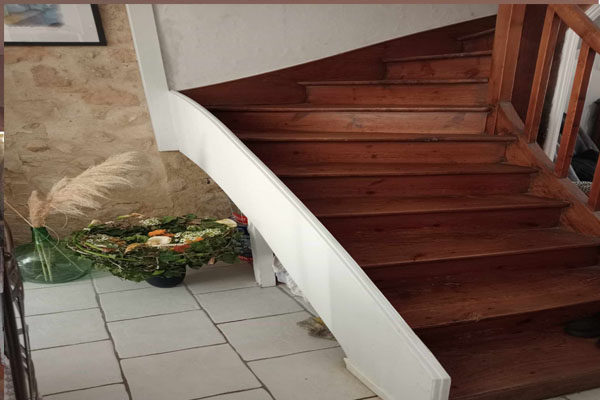 Escaliers en bois rustiques